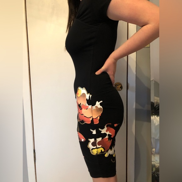 Le chateau body-con asymmetrical dress - size small - Picture 4 of 8